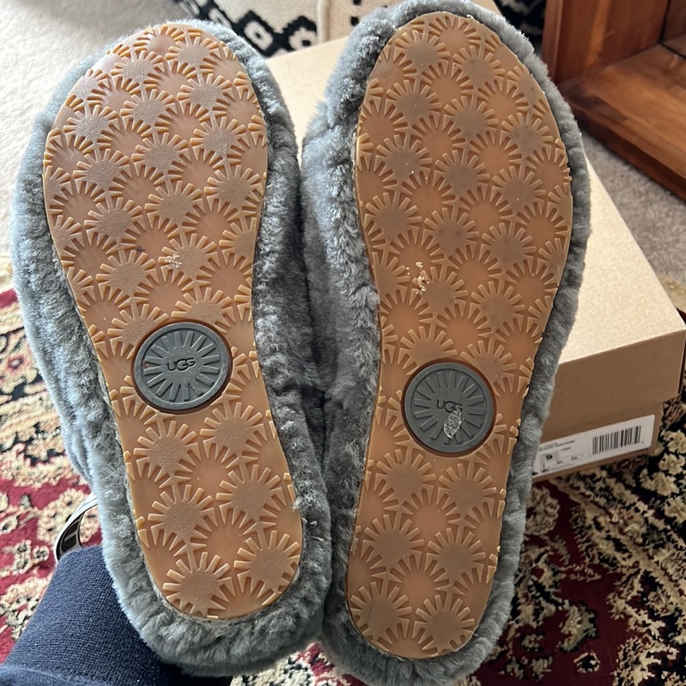 UGG Fluff Yeah Slide - Picture 2 of 5